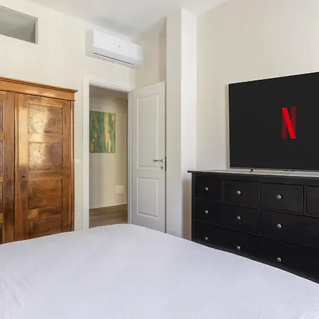 La Dolce - Trastevere Station *