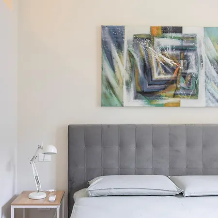 La Dolce - Trastevere Station Apartment *
