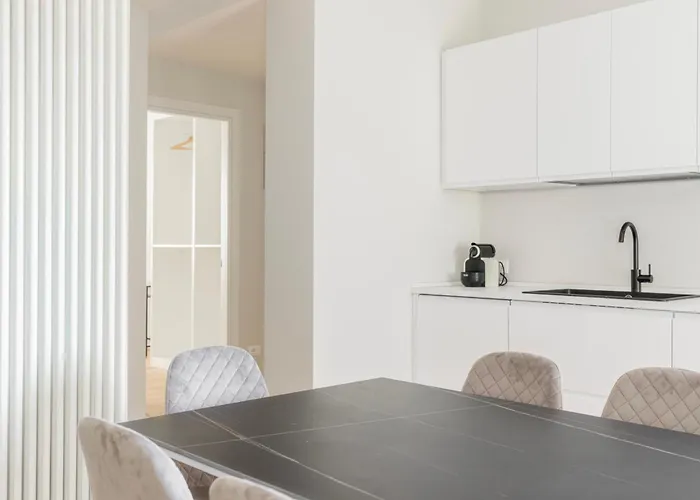 La Dolce - Trastevere Station *