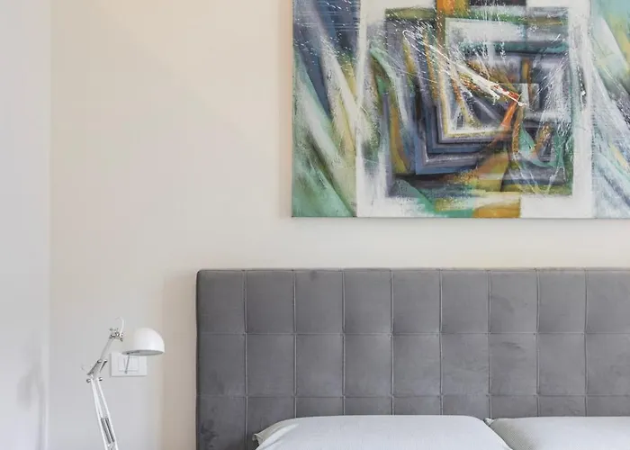 La Dolce - Trastevere Station Apartment *